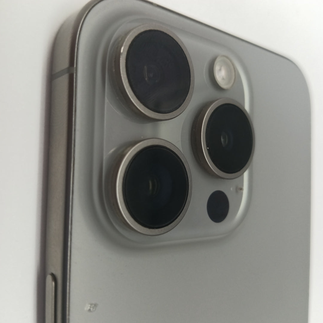 CELULAR APPLE IPHONE 15 PRO A3101 256 GB 8 GB RAM (SEMINUEVO)