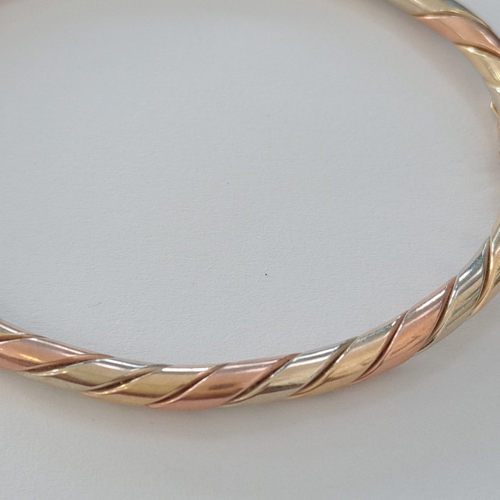 PULSERA RIGIDA ORO 10 K 12.1 GRMS (SEMINUEVO)