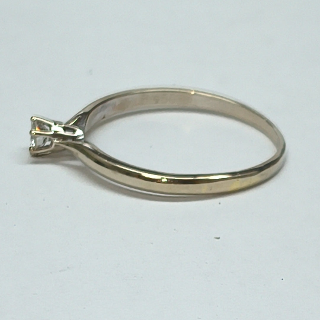 SOLITARIO ORO BLANCO 14 K 1.3 GRMS (SEMINUEVO)