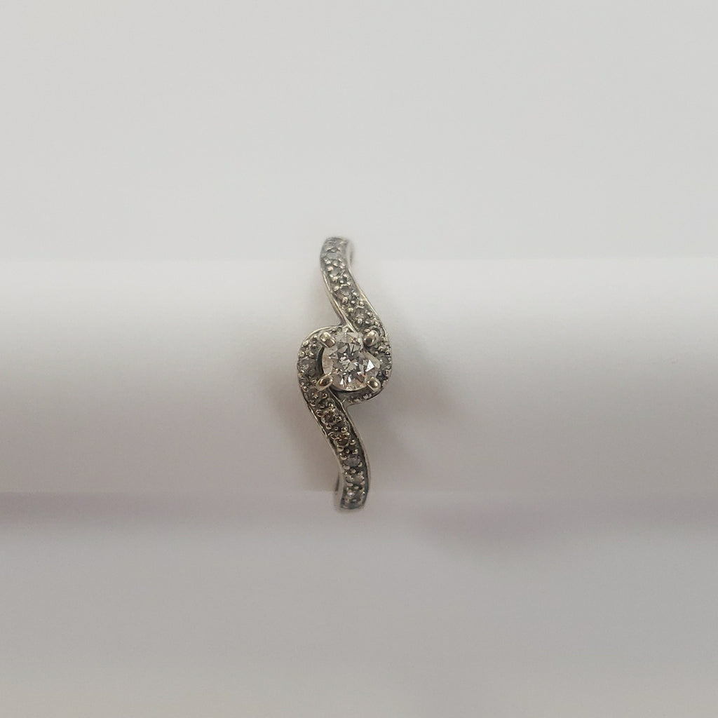 SOLITARIO ORO 18 K 2.3 GRMS (SEMINUEVO)