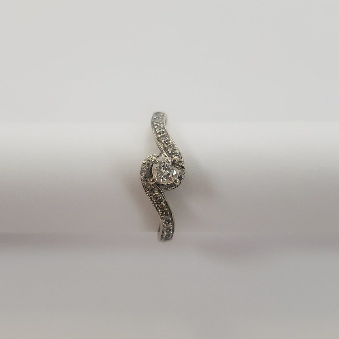 SOLITARIO ORO 18 K 2.3 GRMS (SEMINUEVO)