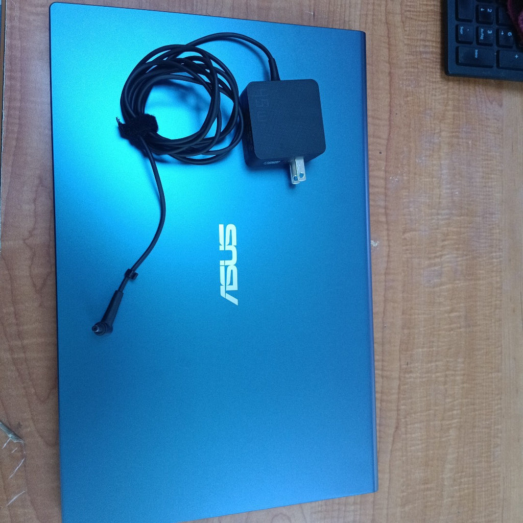 LAPTOP ASUS X515JA-BR2767W (2022) 1 TB + 128 GB SSD 8 GB RAM (SEMINUEVO)