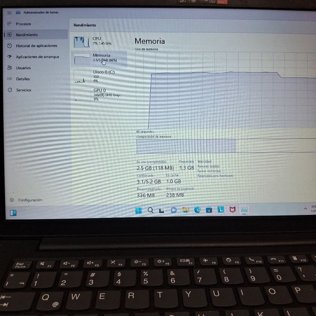 LAPTOP LENOVO V14 G2 IJL (2024) 128 GB SSD 4 GB RAM (SEMINUEVO)