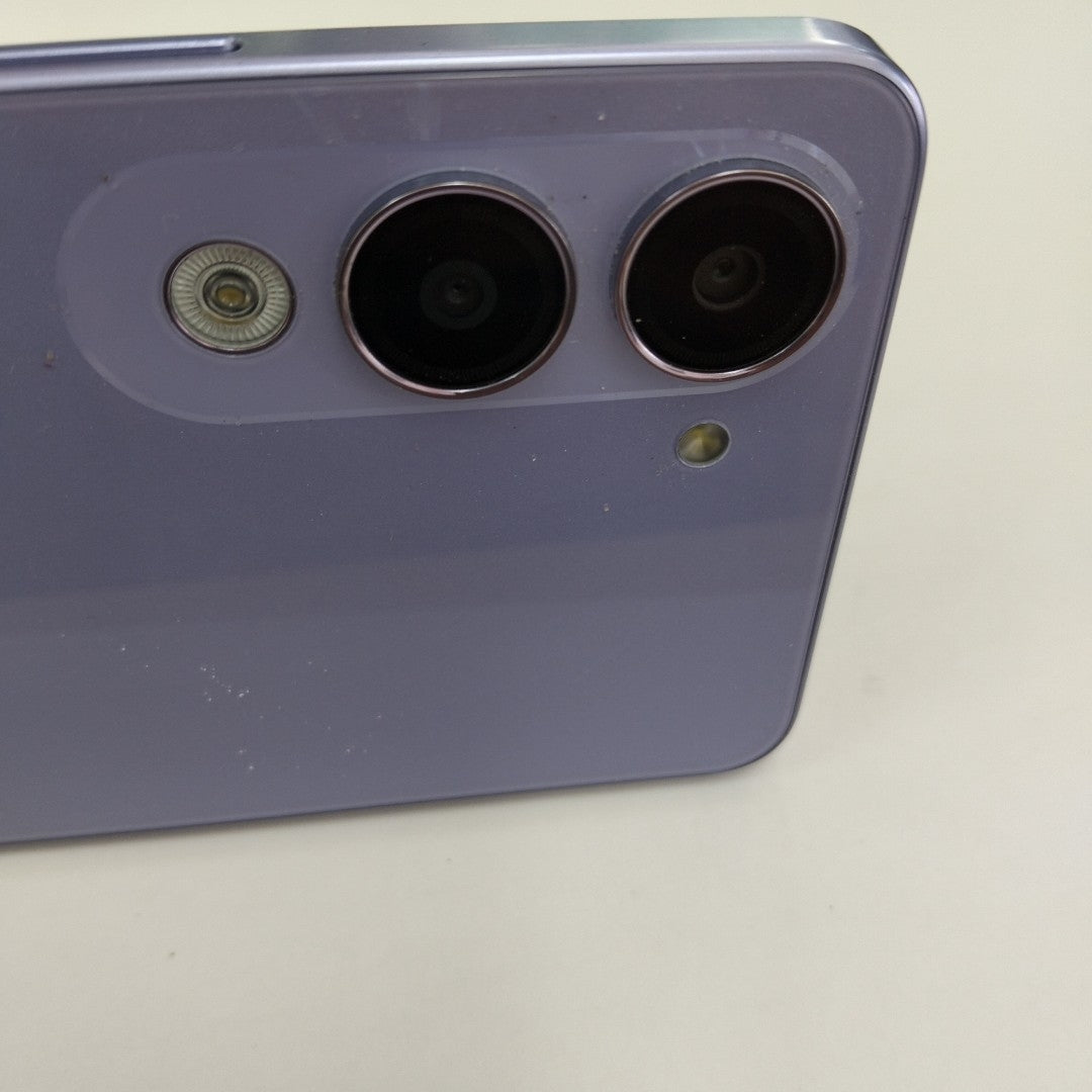 CELULAR VIVO Y04 V2430 (2025) 256 GB 4 GB RAM (SEMINUEVO)