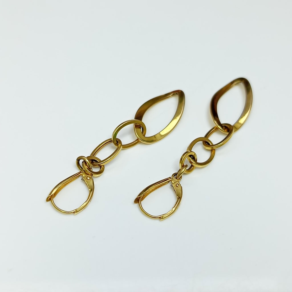 ARETES PAR ORO 14 K 2.5 GRMS (SEMINUEVO)