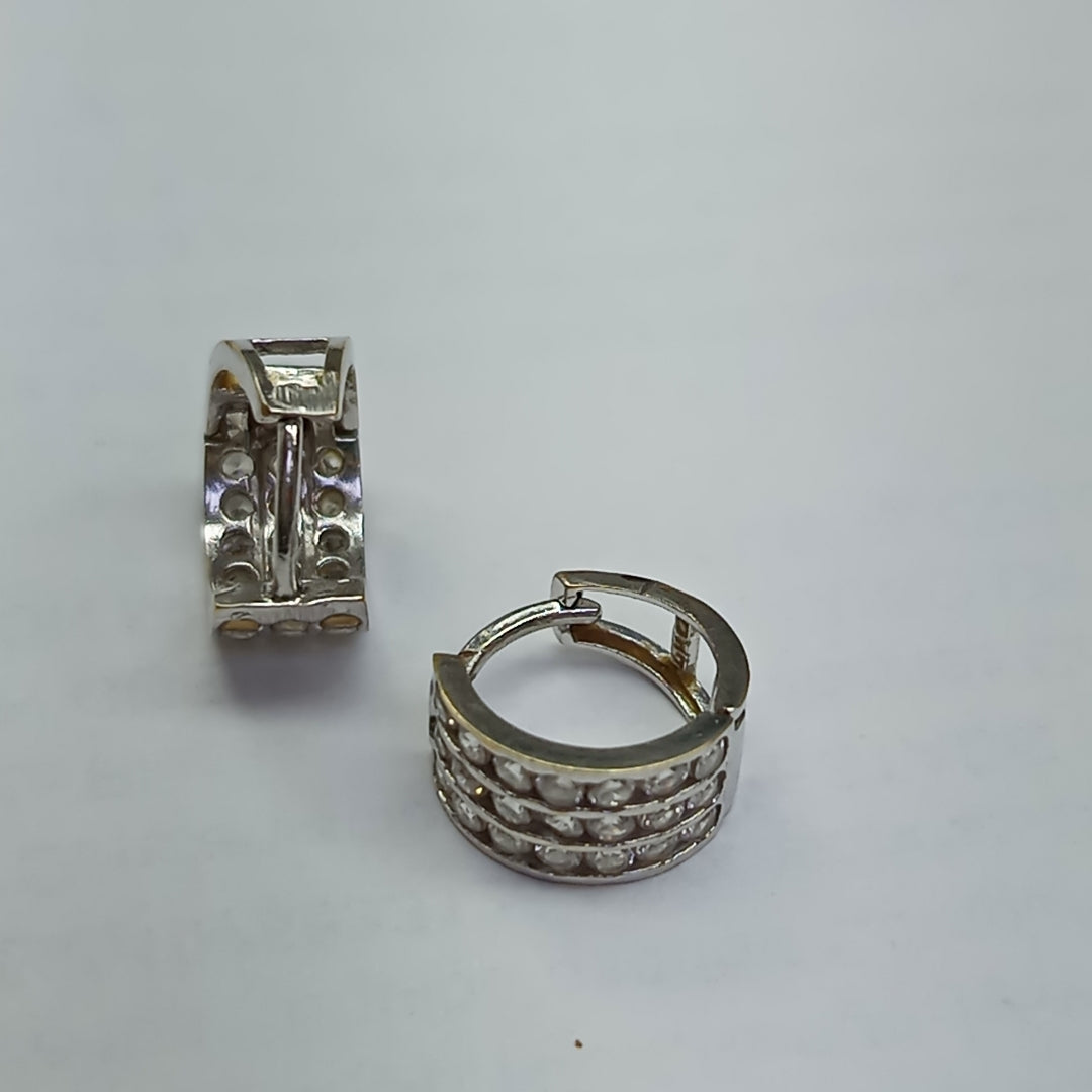 ARETES PAR ORO, ORO BLANCO 14 K 2.1 GRMS (SEMINUEVO)