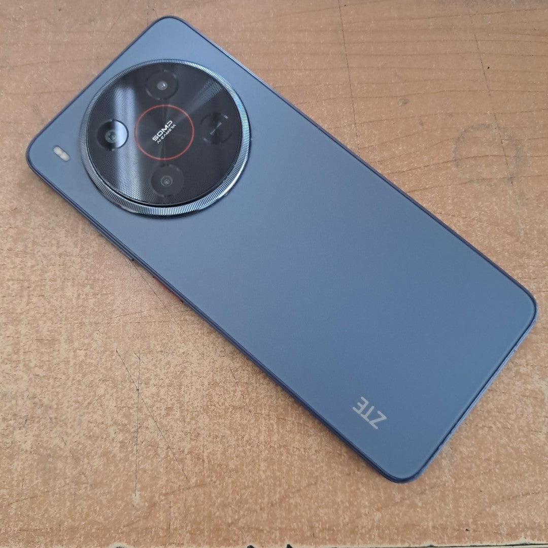 CELULAR ZTE BLADE V70 MAX Z2467 (2025) 256 GB 4 GB RAM (SEMINUEVO)