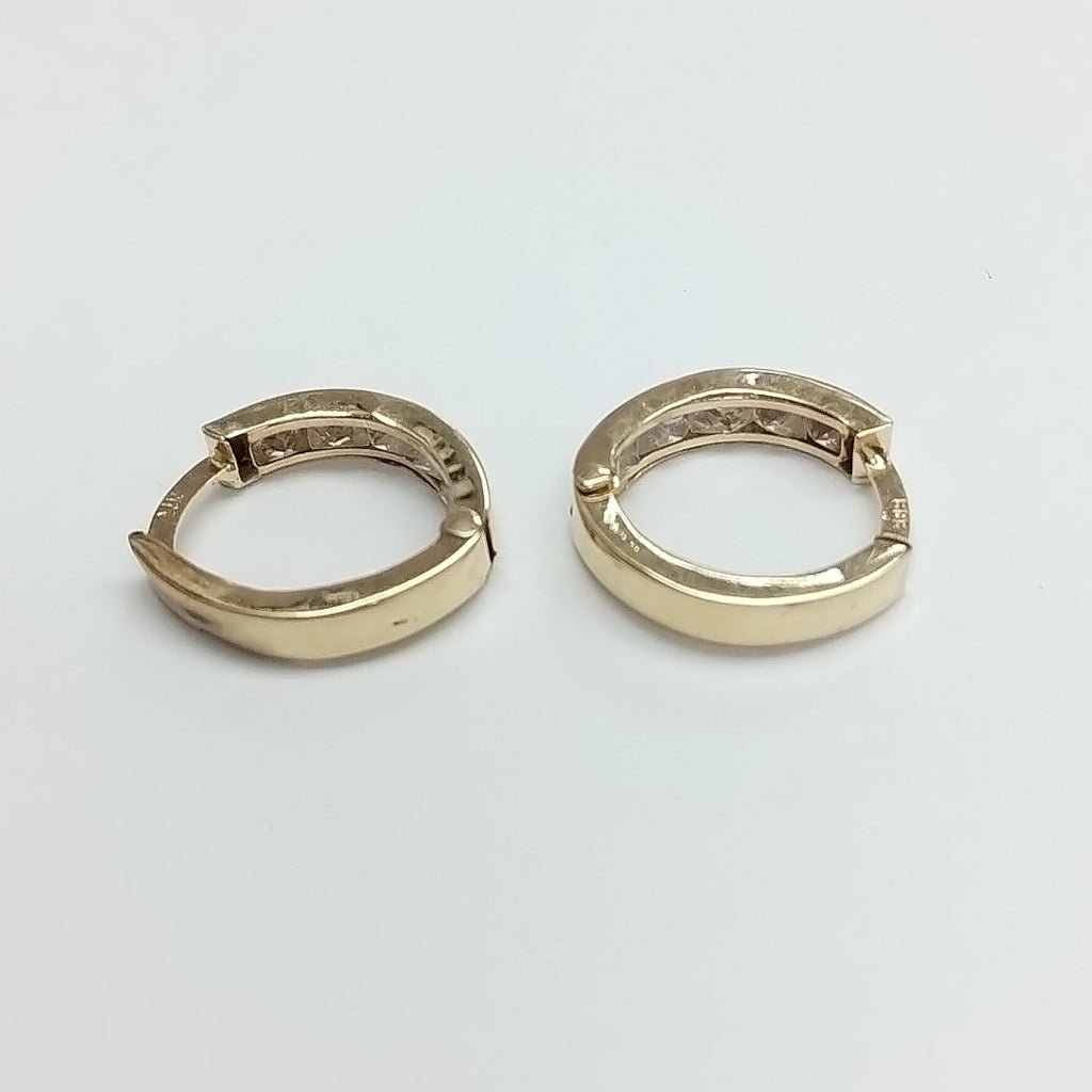 ARETES PAR ORO 14 K 1.9 GRMS (SEMINUEVO)