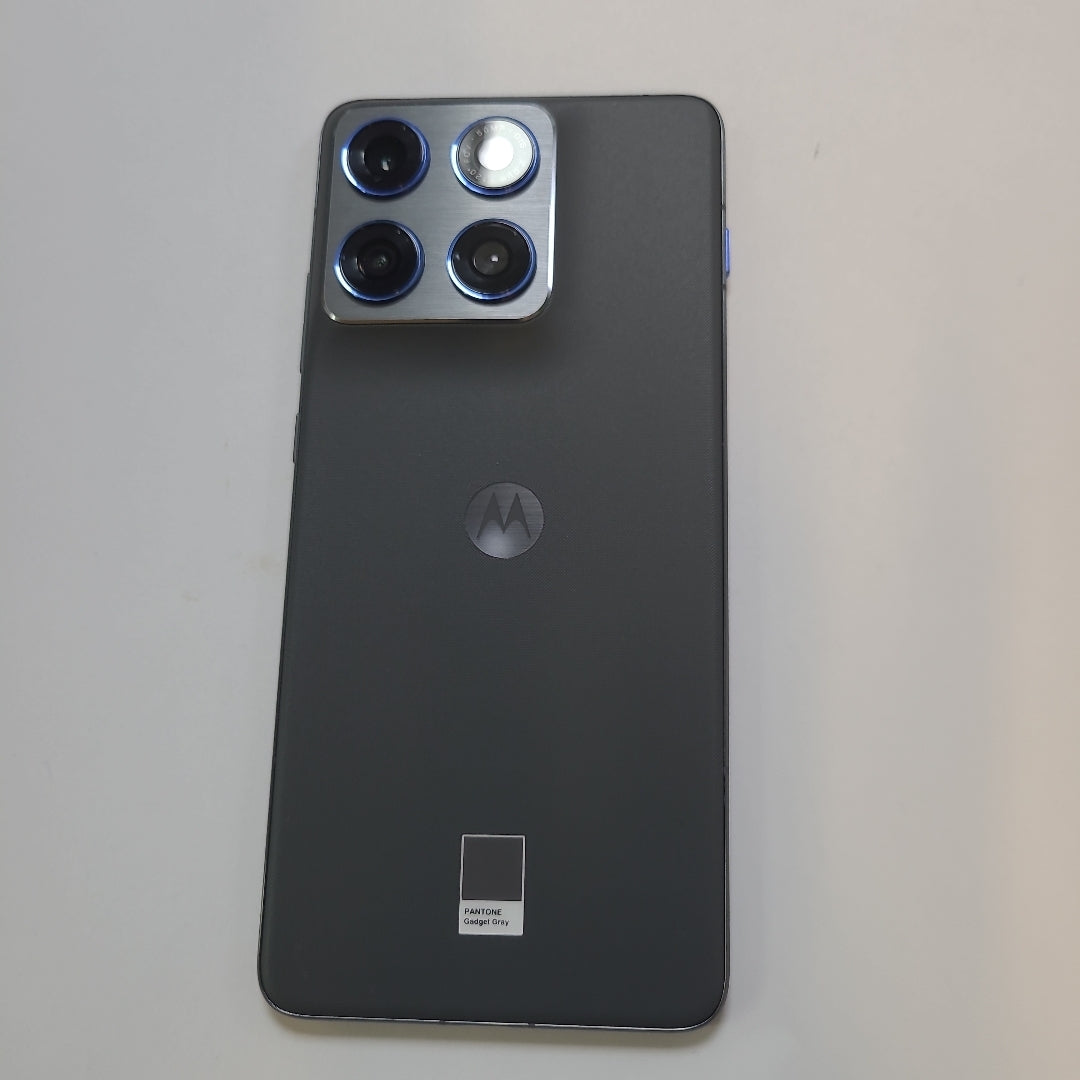 CELULAR MOTOROLA EDGE 70 XT2601-3 (2025) 512 GB 12 GB RAM (SEMINUEVO)