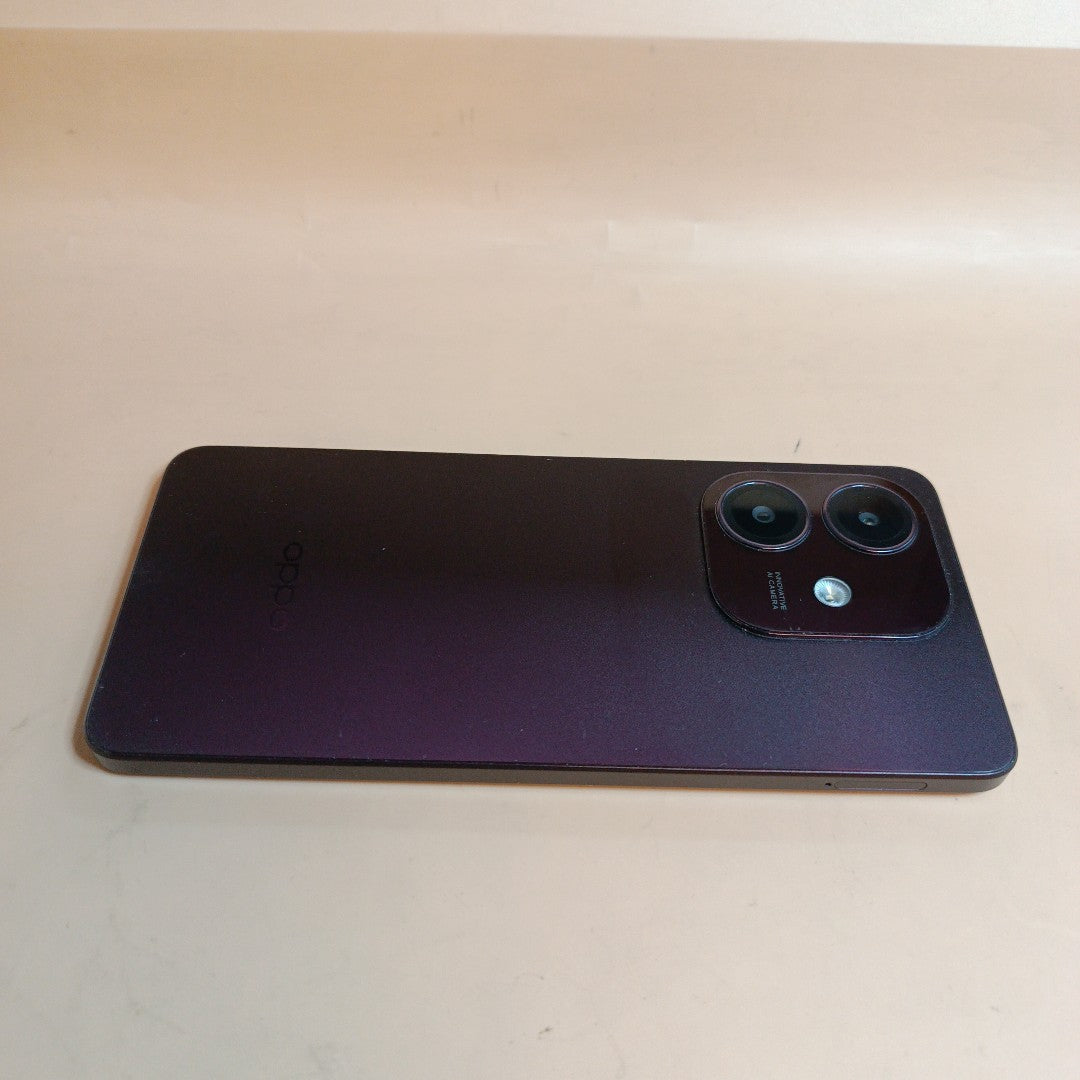 CELULAR OPPO A40 CPH2669 (2024) 256 GB 4 GB RAM (SEMINUEVO)