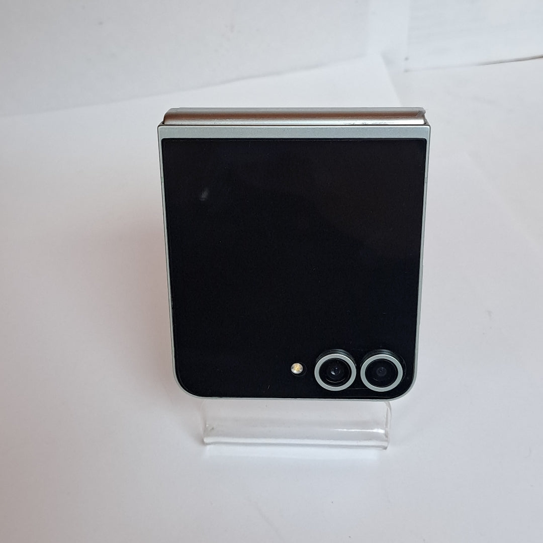 CELULAR SAMSUNG GALAXY Z FLIP6 SM-F741B (2024) 512 GB 12 GB RAM (SEMINUEVO)
