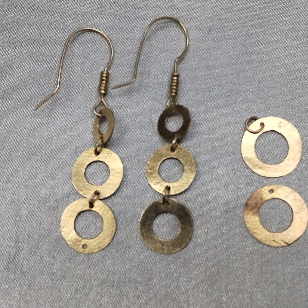 ARETES PAR ORO 8 K 2.5 GRMS (SEMINUEVO)