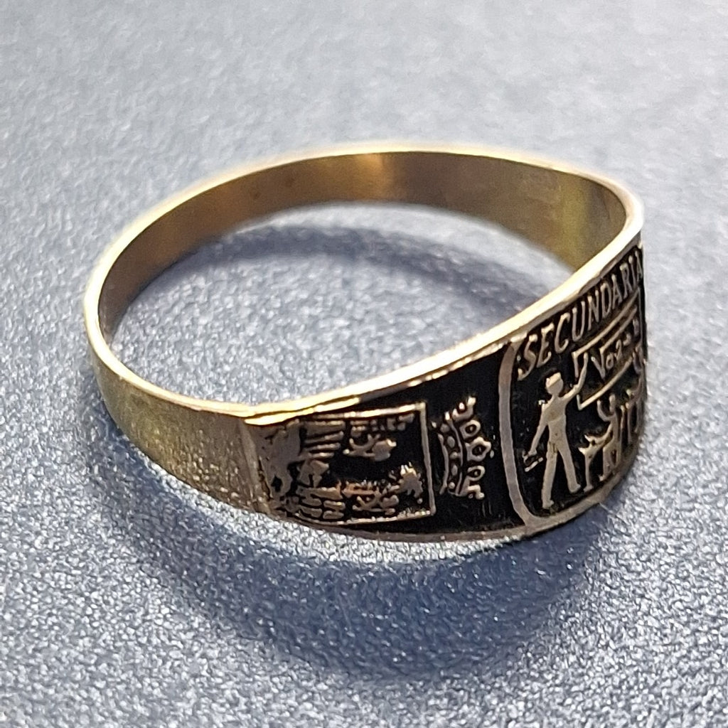 ANILLO DE GRADUACIÓN ORO 8 K 1.5 GRMS (SEMINUEVO)