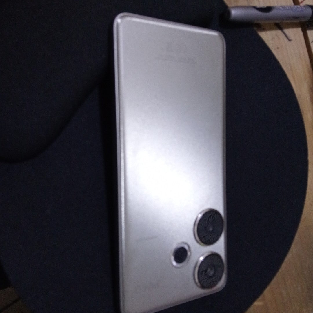 CELULAR XIAOMI POCO F6 24069PC21G 256 GB 8 GB RAM (SEMINUEVO)