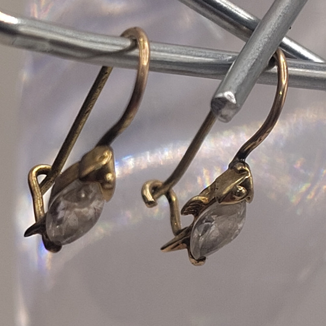 ARETES PAR ORO 8 K 0.9 GRMS (SEMINUEVO)