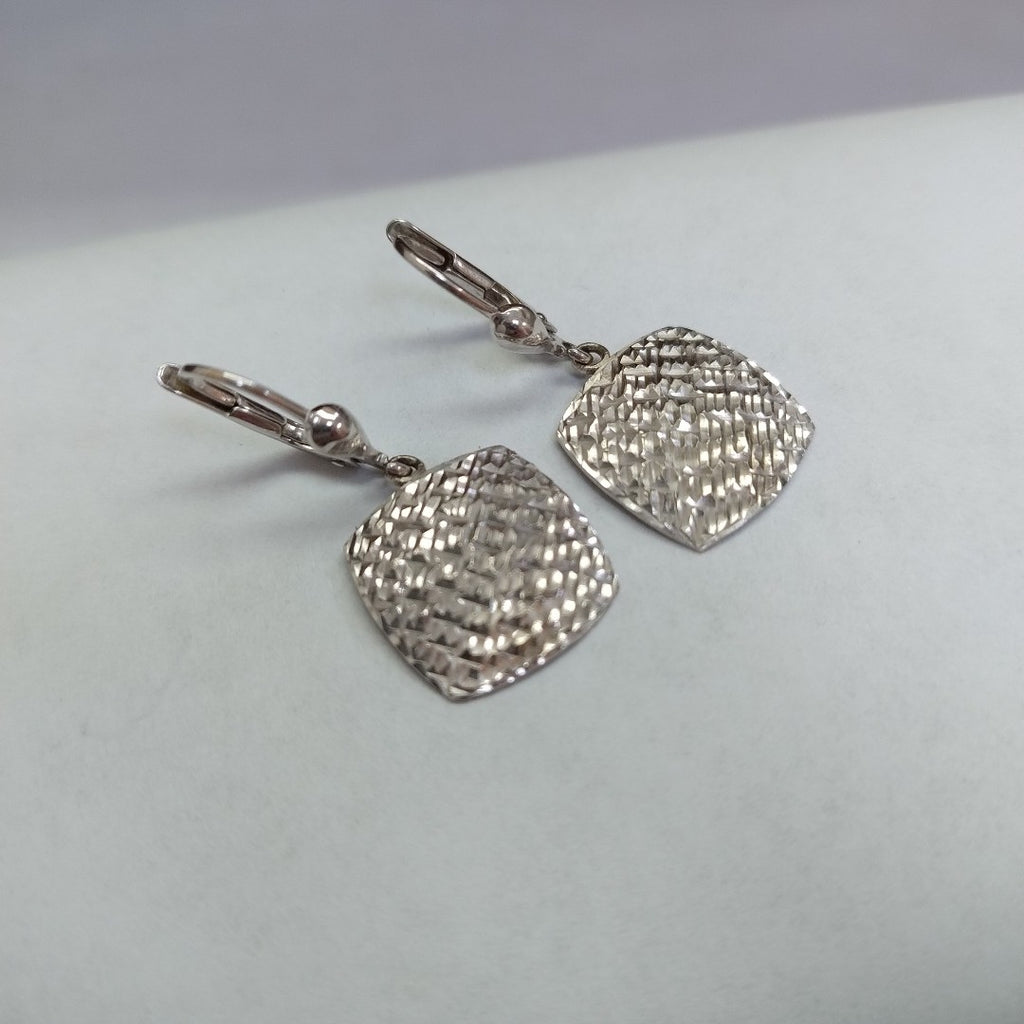 ARETES PAR ORO BLANCO 14 K 3.5 GRMS (SEMINUEVO)