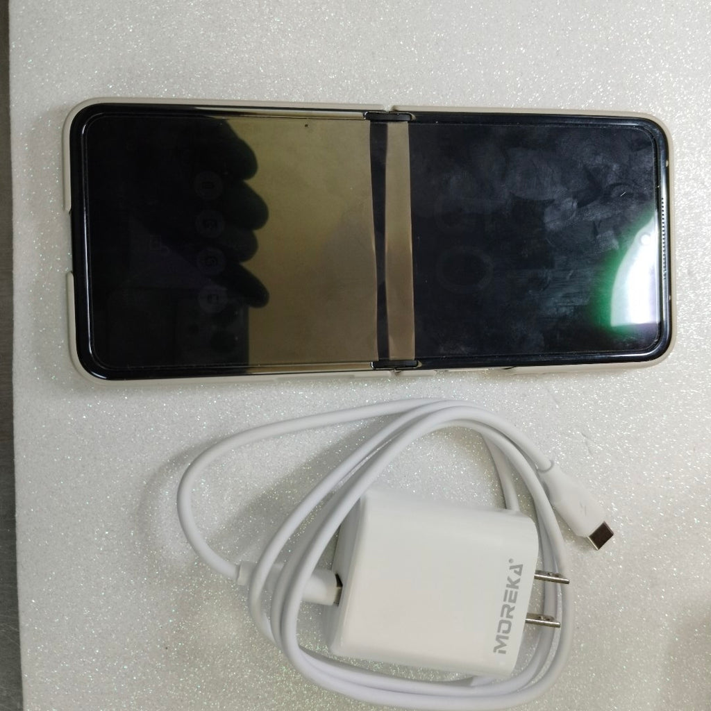 CELULAR MOTOROLA RAZR 50 5G XT2453-1 512 GB 12 GB RAM (SEMINUEVO)