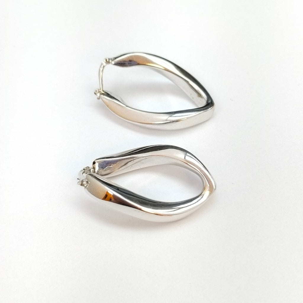 ARRACADAS PAR ORO BLANCO 14 K 6.6 GRMS (SEMINUEVO)