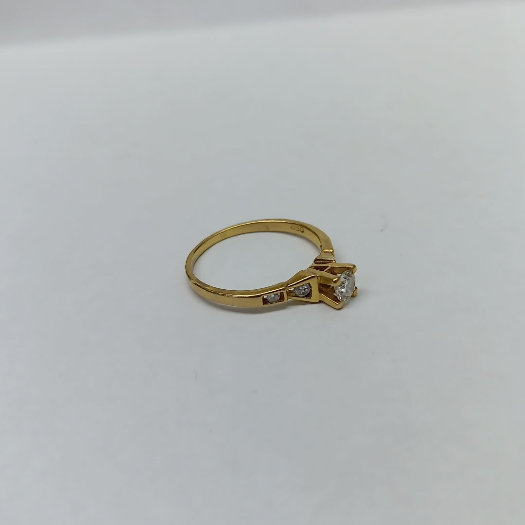 SOLITARIO ORO 18 K 1.9 GRMS (SEMINUEVO)