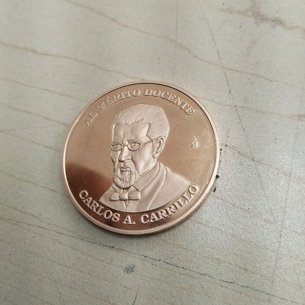 MEDALLA CONMEMORATIVA ORO 18 K 42,00 GRMS (SEMINUEVO)