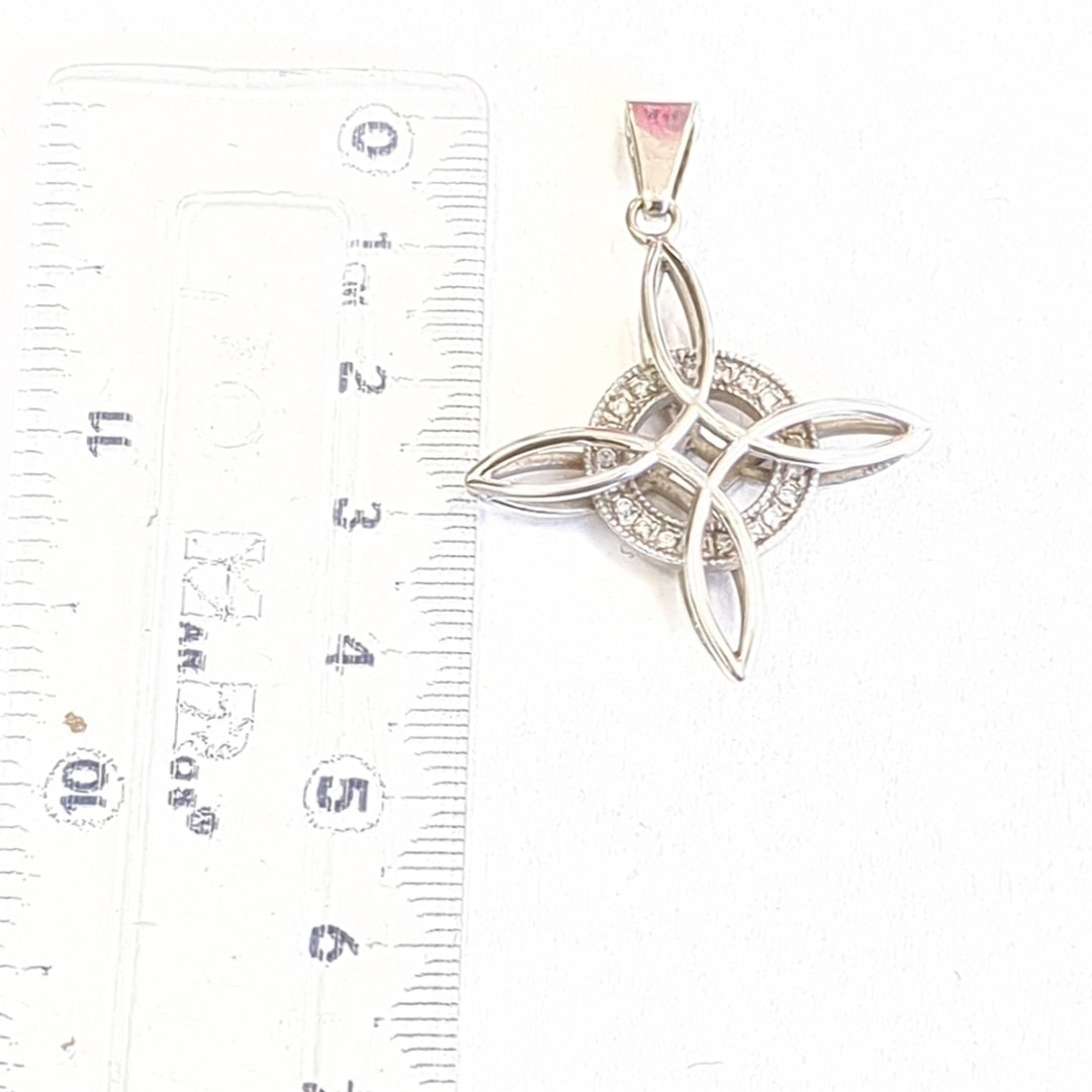 DIJE ORO BLANCO 10 K 6.2 GRMS (SEMINUEVO)