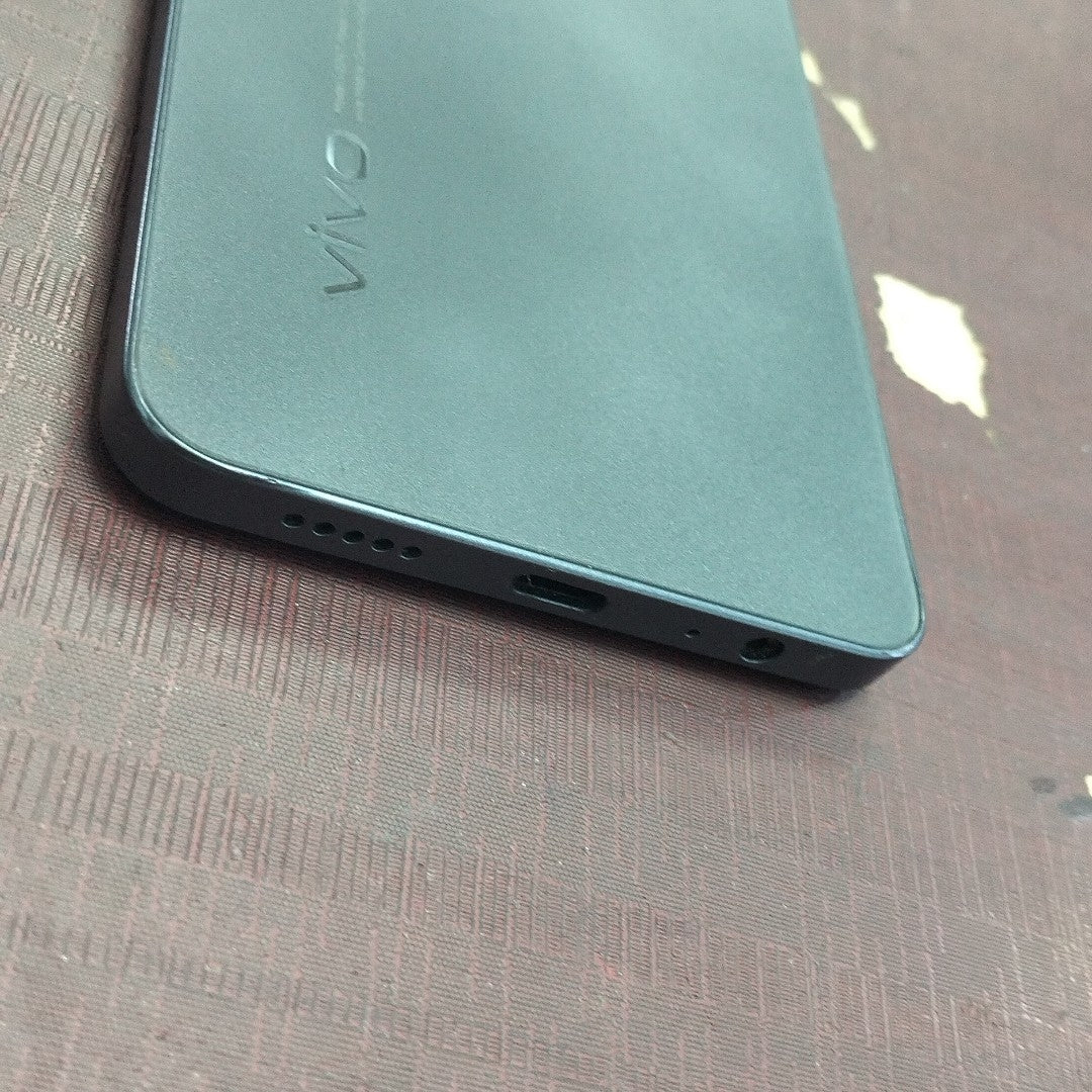 CELULAR VIVO Y36 V2247 128 GB 8 GB RAM (SEMINUEVO)