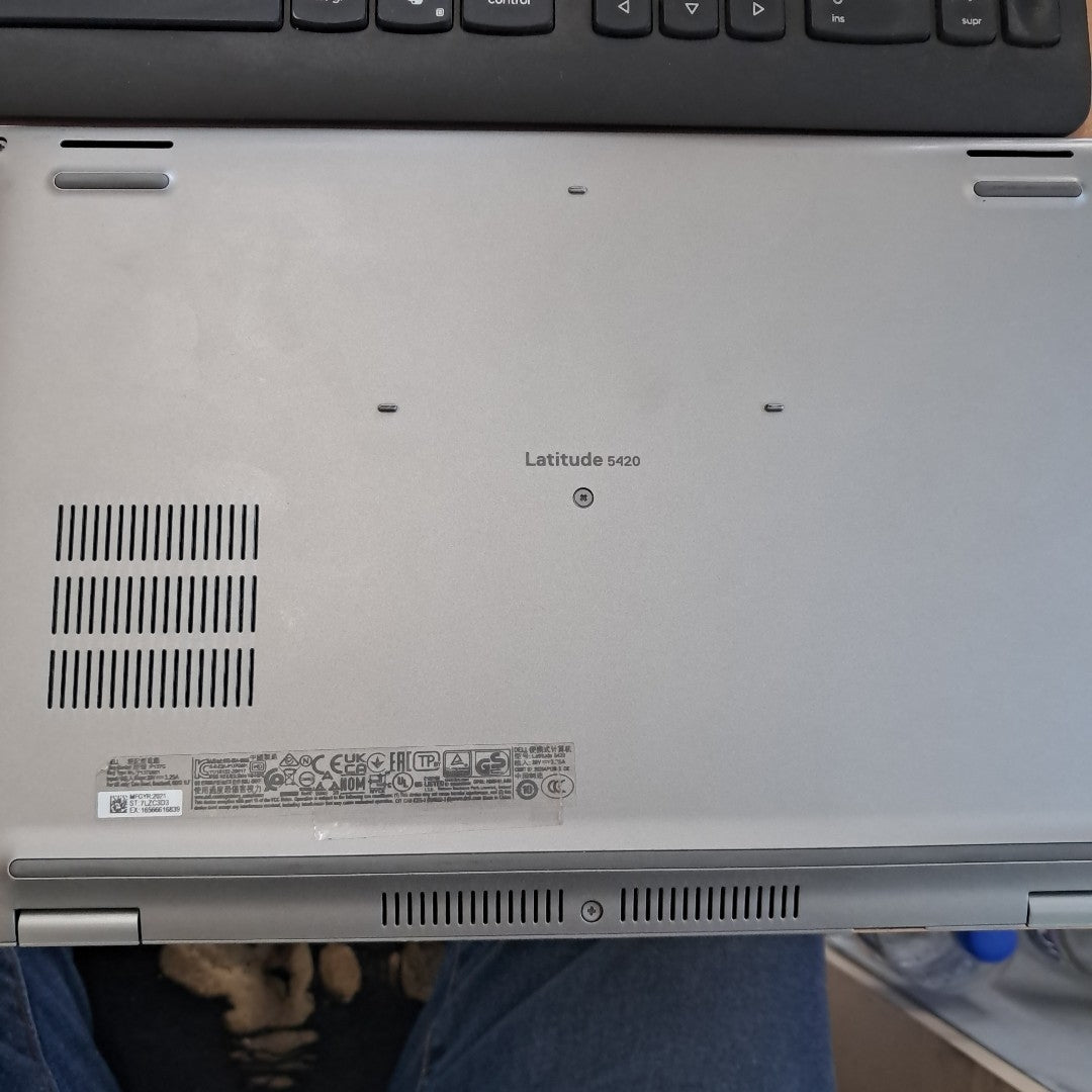 LAPTOP DELL LATITUDE 5420 (2022) 512 GB SSD 16 GB RAM (SEMINUEVO)