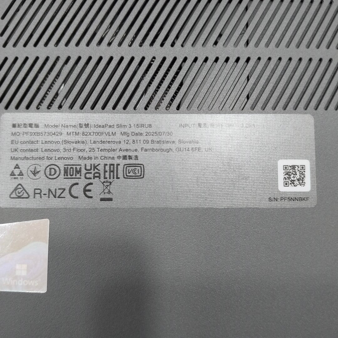 LAPTOP LENOVO IDEAPAD SLIM 3 15IRU8 (2025) 512 GB SSD 8 GB RAM (SEMINUEVO)