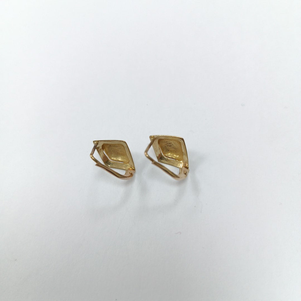 ARETES PAR ORO 8 K 1.8 GRMS (SEMINUEVO)