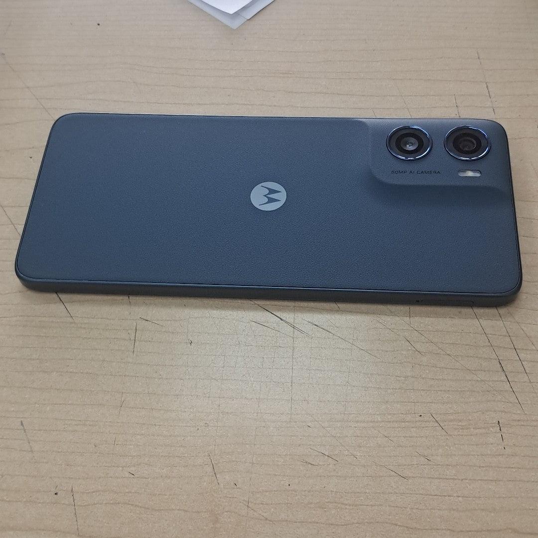 CELULAR MOTOROLA MOTO G06 XT2535-2 (2025) 64 GB 4 GB RAM (SEMINUEVO)