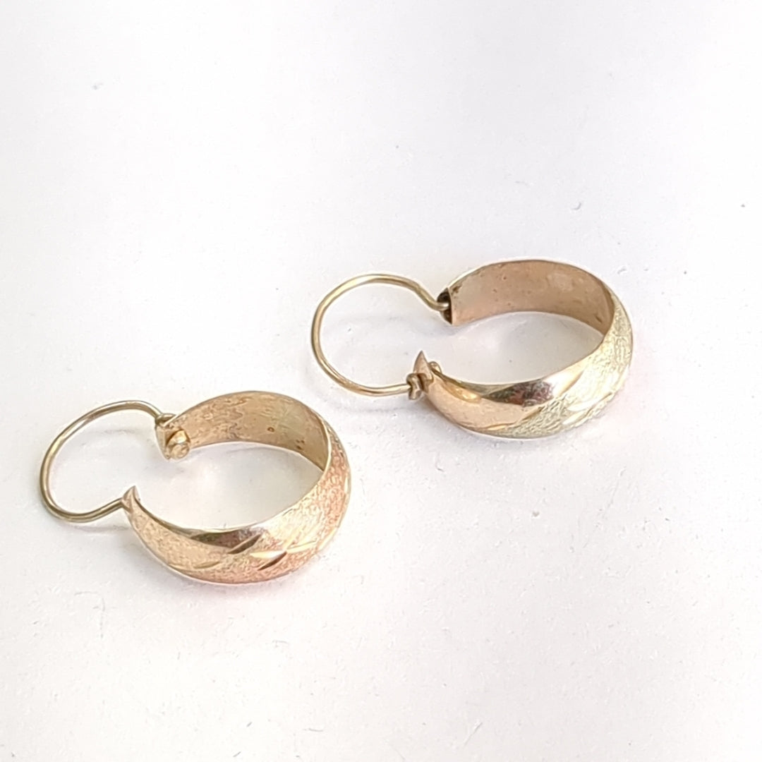 ARRACADAS PAR ORO 10 K 1,60 GRMS (SEMINUEVO)