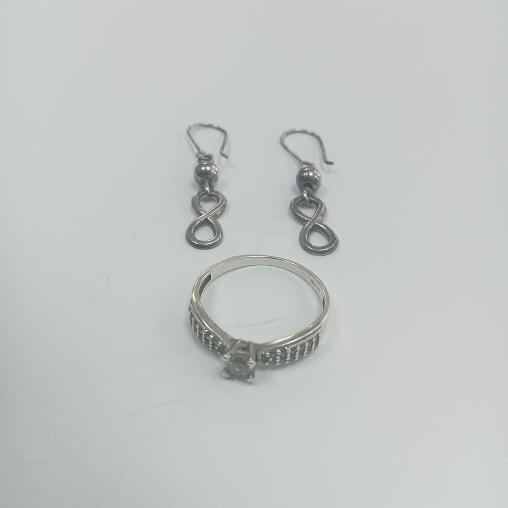 ANILLITO, ARETES PAR PLATA 3.7 GRMS (SEMINUEVO)