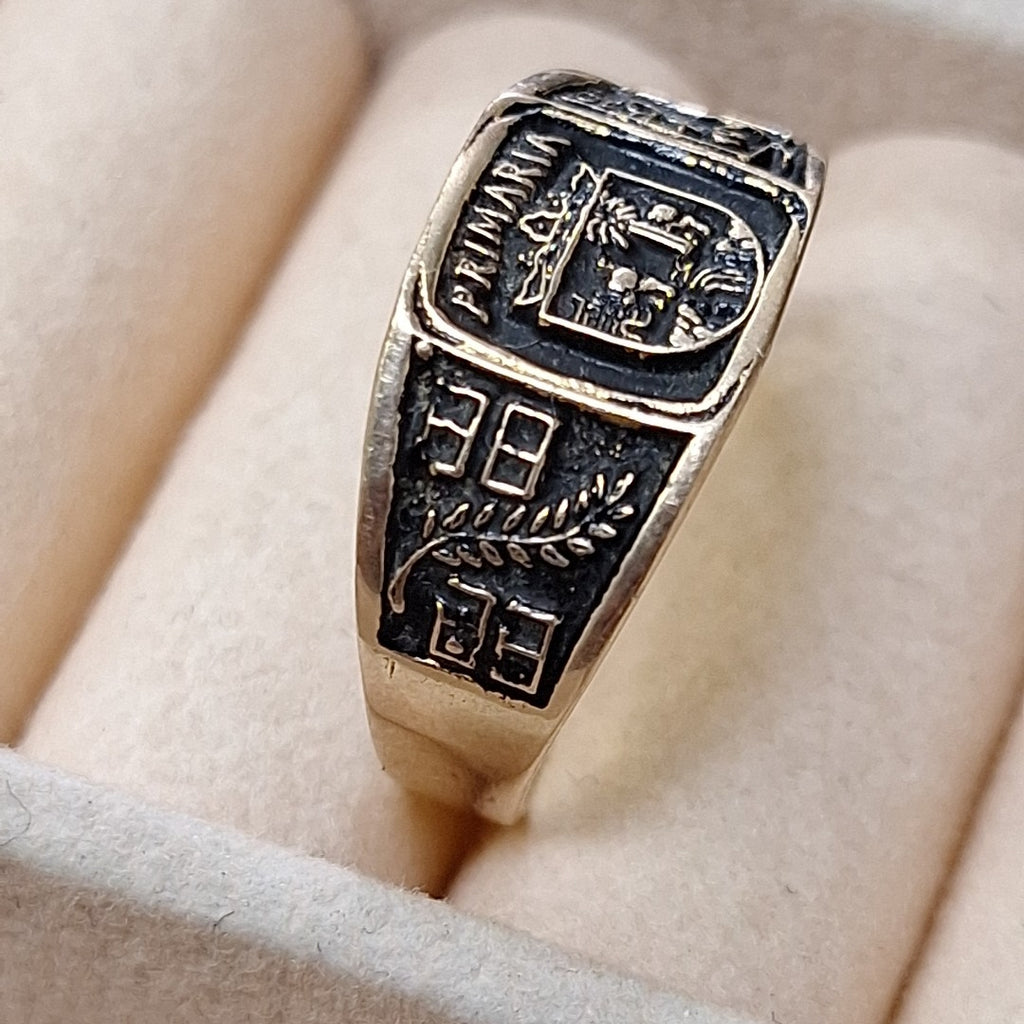 ANILLO DE GRADUACIÓN ORO 8 K 2.3 GRMS (SEMINUEVO)