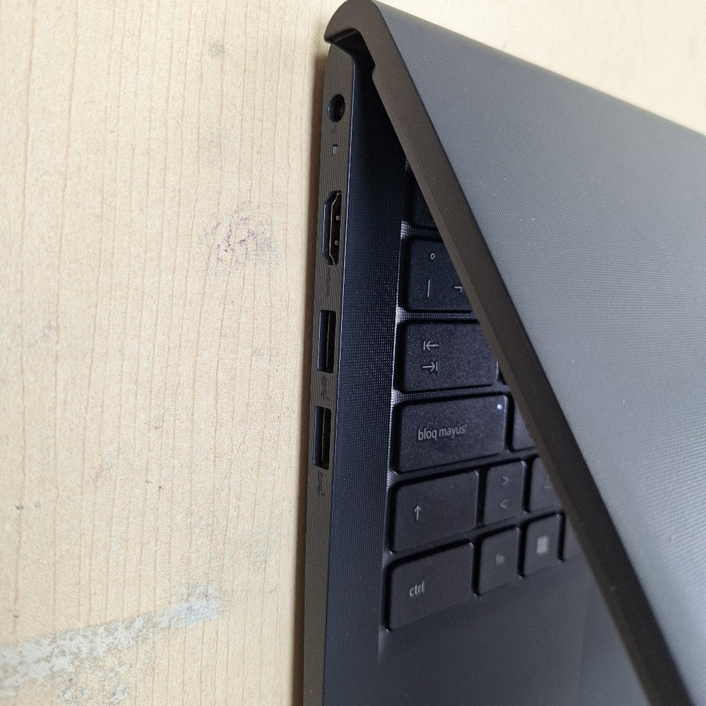LAPTOP DELL VOSTRO 3420 (2023) 256 GB SSD 8 GB RAM