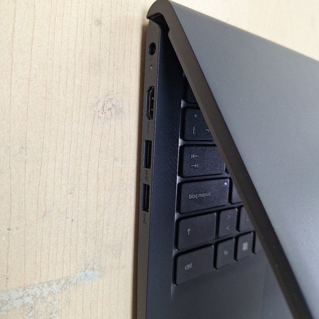 LAPTOP DELL VOSTRO 3420 (2023) 256 GB SSD 8 GB RAM