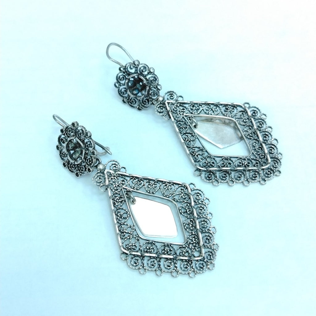 ARETES PAR PLATA 29.9 GRMS (SEMINUEVO)