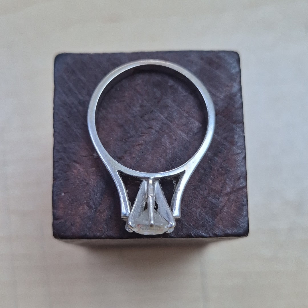 ANILLO ORO BLANCO 10 K 3,60 GRMS (SEMINUEVO)