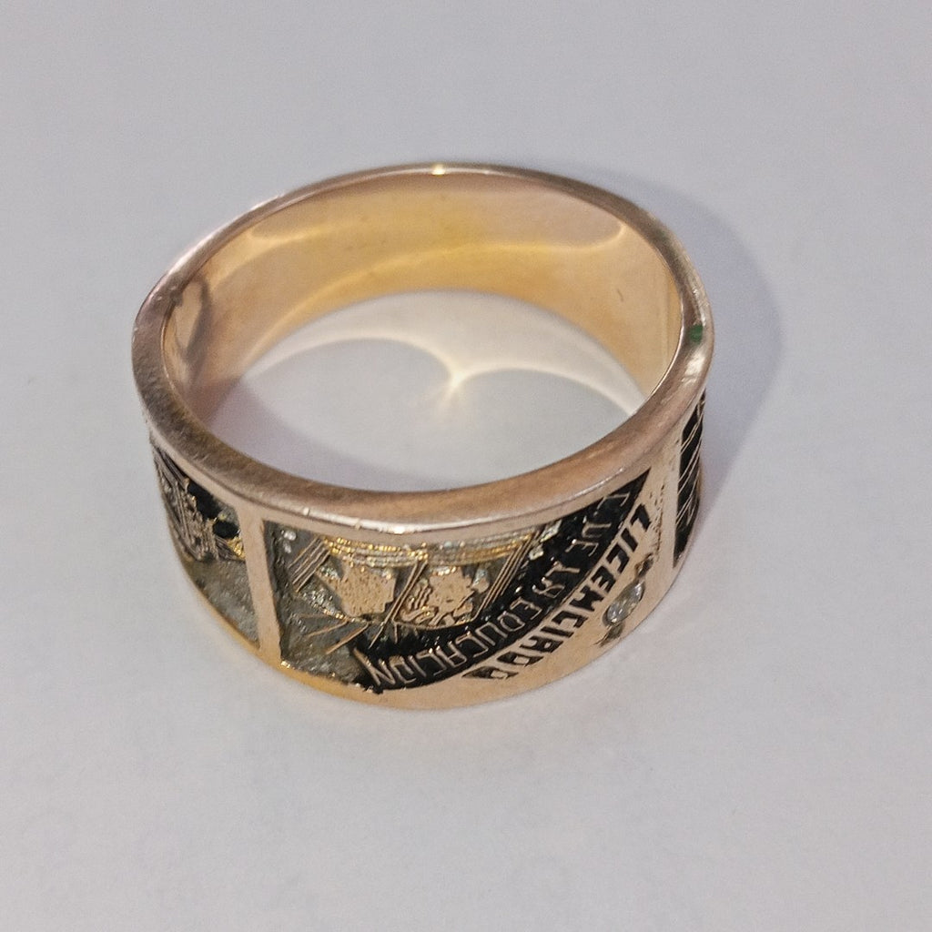 ANILLO DE GRADUACIÓN ORO 8 K 6.1 GRMS (SEMINUEVO)