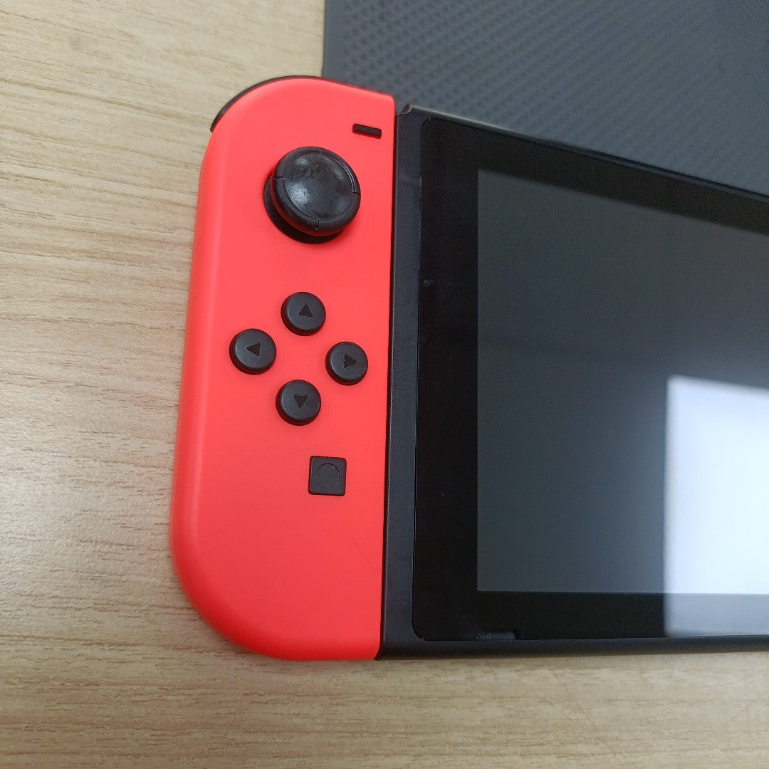 CONSOLA DE VIDEOJUEGO NINTENDO SWITCH 1.1 32 GB (SEMINUEVO)