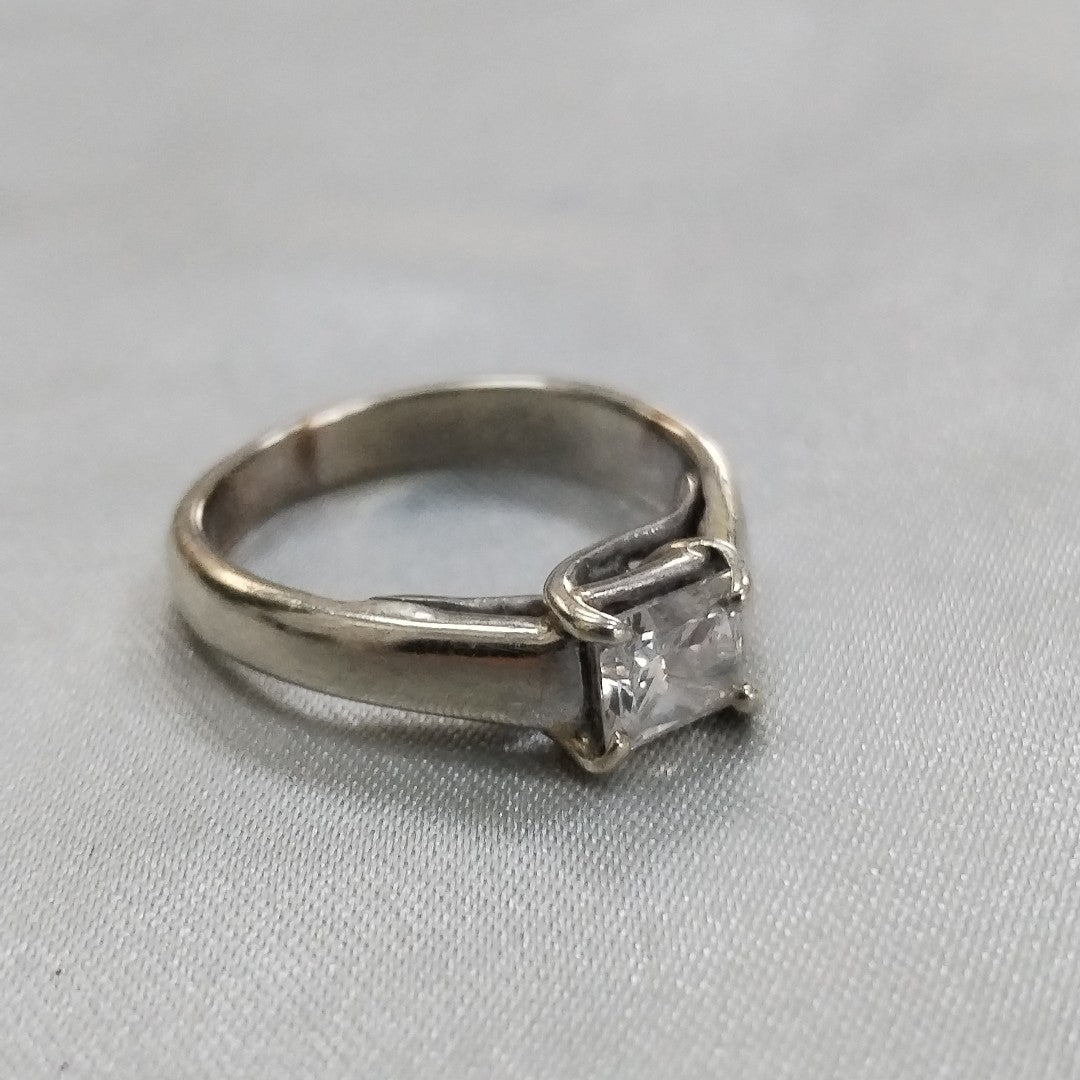 ANILLITO ORO BLANCO 14 K 3.4 GRMS (SEMINUEVO)