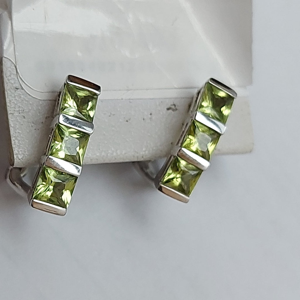 ARETES PAR ORO BLANCO 14 K 3.2 GRMS (SEMINUEVO)