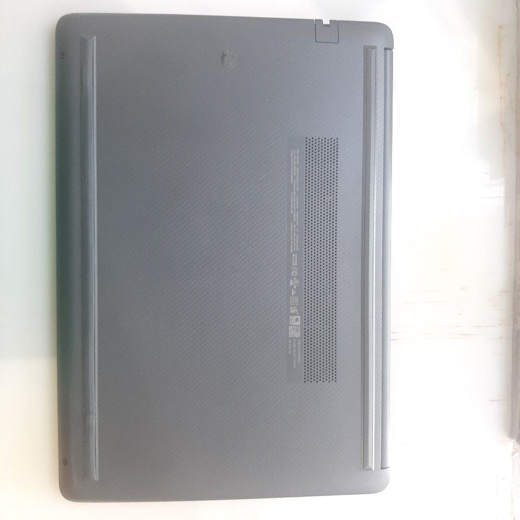 LAPTOP HP 240 G9 (2023) 256 GB SSD 8 GB RAM (SEMINUEVO)