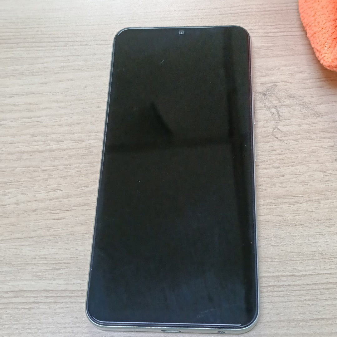 CELULAR VIVO Y18 V2333 256 GB 8 GB RAM (SEMINUEVO)