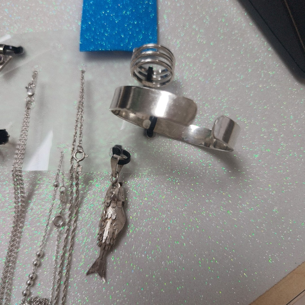 ANILLITO, BROQUELES PAR, DIJE, PULSERA RIGIDA PLATA 40 GRMS (SEMINUEVO)