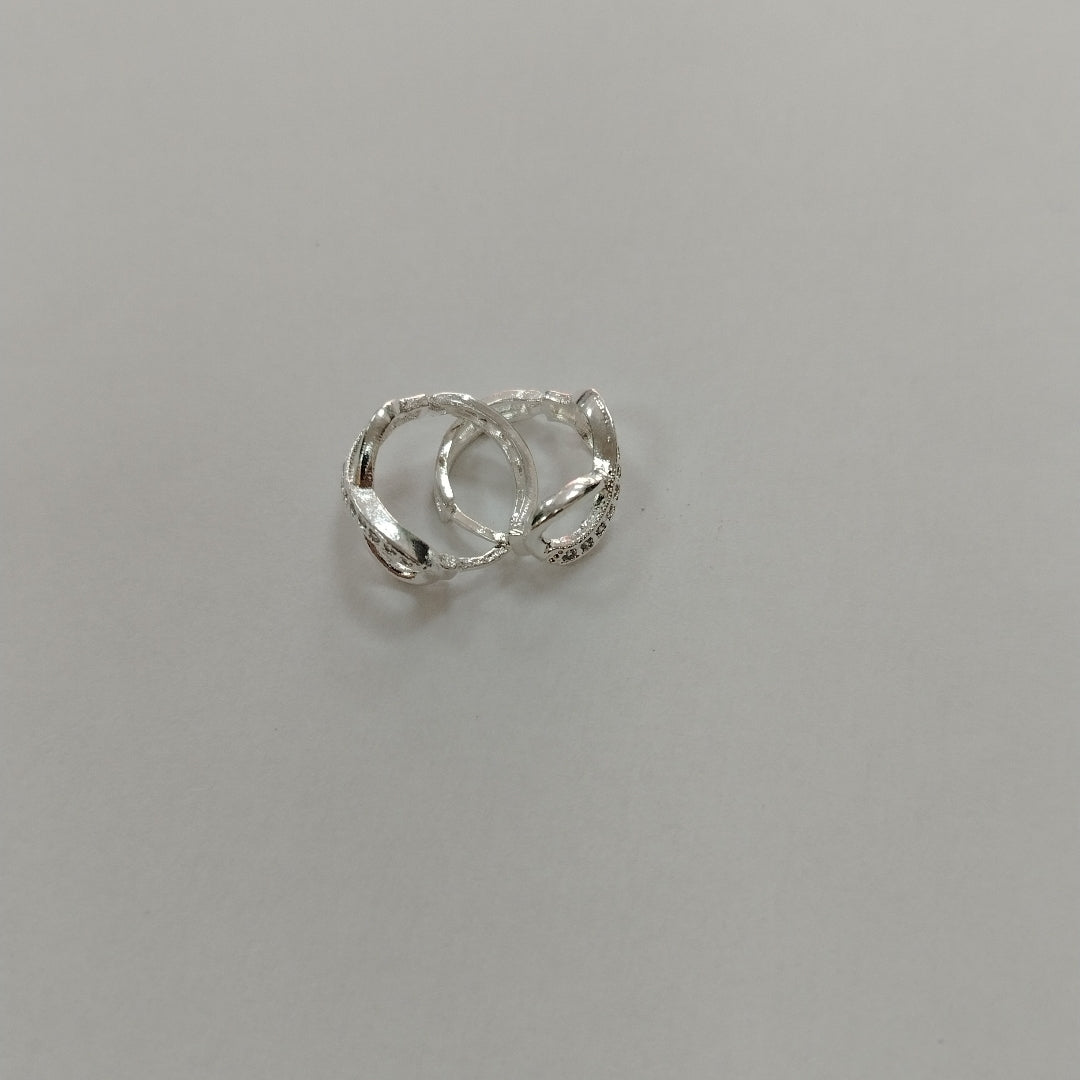 HUGGIES INFINITO CIRCONIAS PLATA .925 2.4 GR (NUEVO)