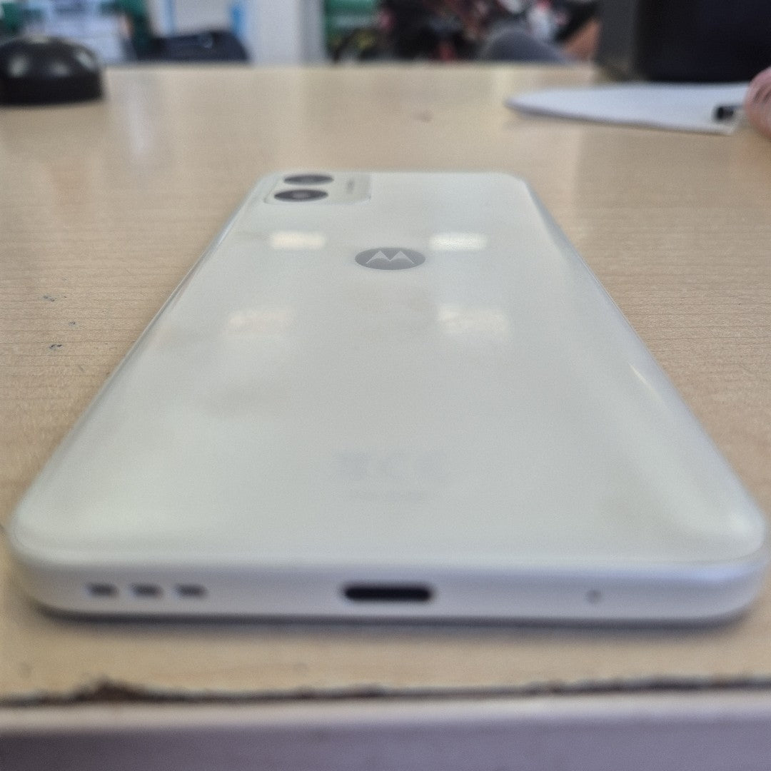 CELULAR MOTOROLA MOTO E13 XT2345-2 64 GB 2 GB RAM (SEMINUEVO)