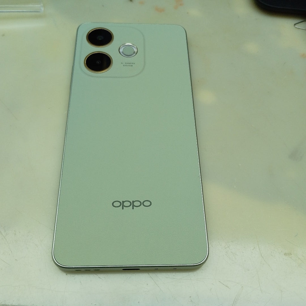 CELULAR OPPO A5 PRO CPH2711 (2025) 256 GB 8 GB RAM (SEMINUEVO)