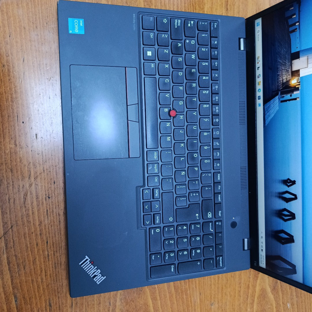 LAPTOP LENOVO THINKPAD T16 GEN 2 (2024) 512 GB SSD 16 GB RAM (SEMINUEVO)