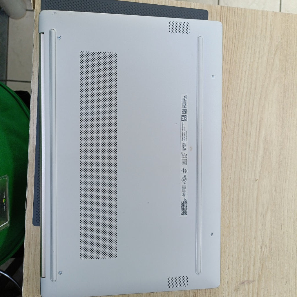 LAPTOP HP 15-FC0069LA (2024) 512 GB SSD 8 GB RAM (SEMINUEVO)