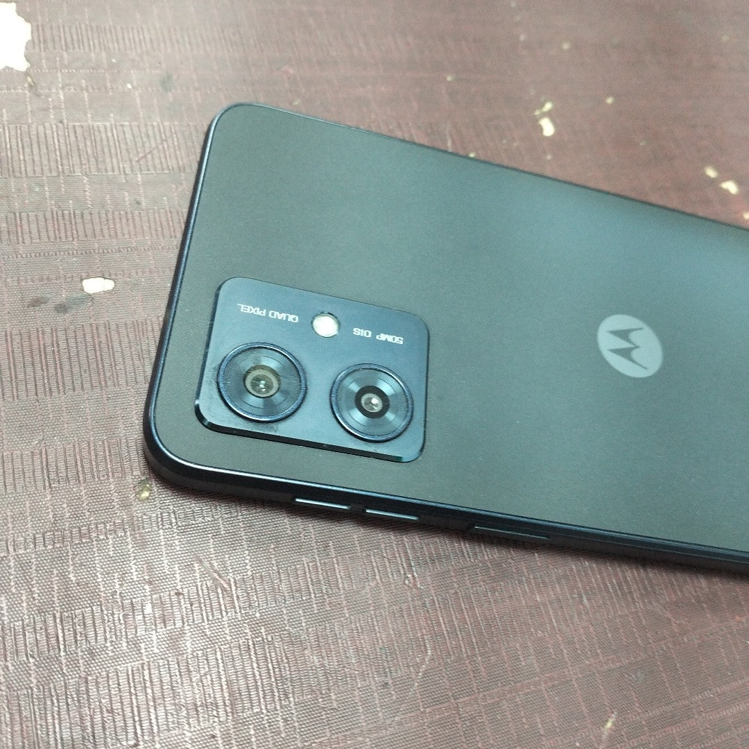 CELULAR MOTOROLA MOTO G24 XT2423-1 (2024) 256 GB 4 GB RAM (SEMINUEVO)